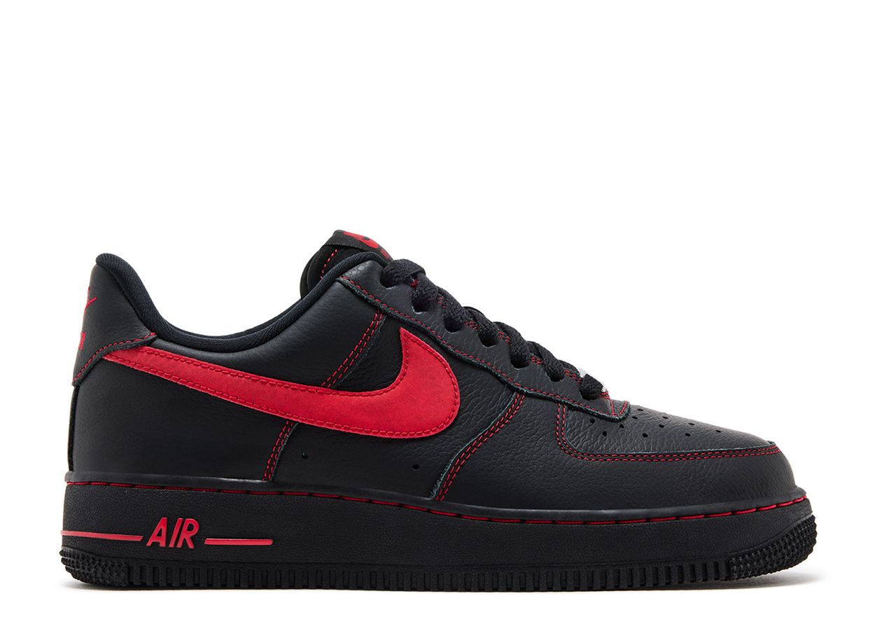Nike Air Force 1 "Bred" (276)